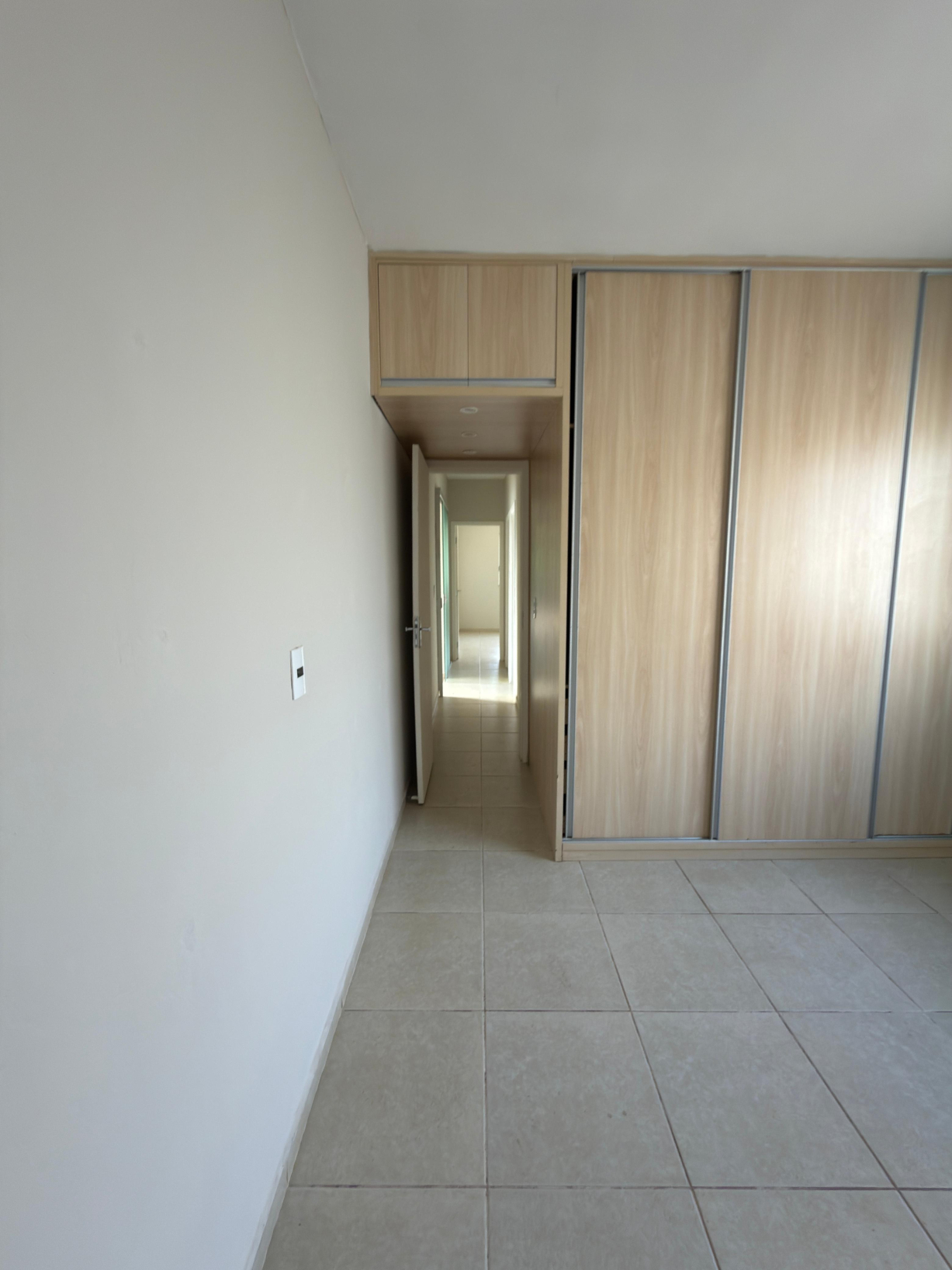 suíte com armário embutido